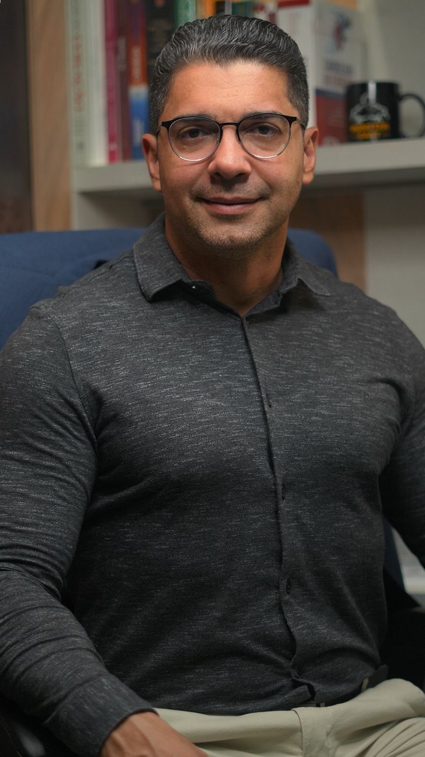 Dr. Alexandre Arraes em consultório